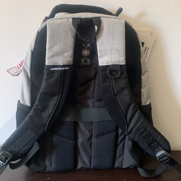 Swiss Gear 18" Multi Pockets with Padded Laptop Backpack. - Picture 2 of 12